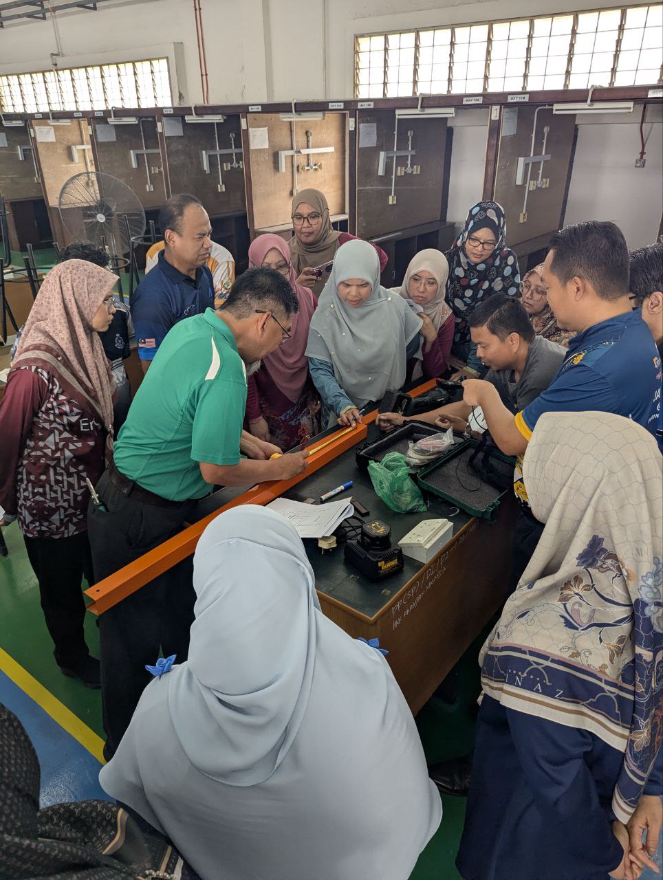 DET10213 ENGINEERING WIRING WORKSHOP